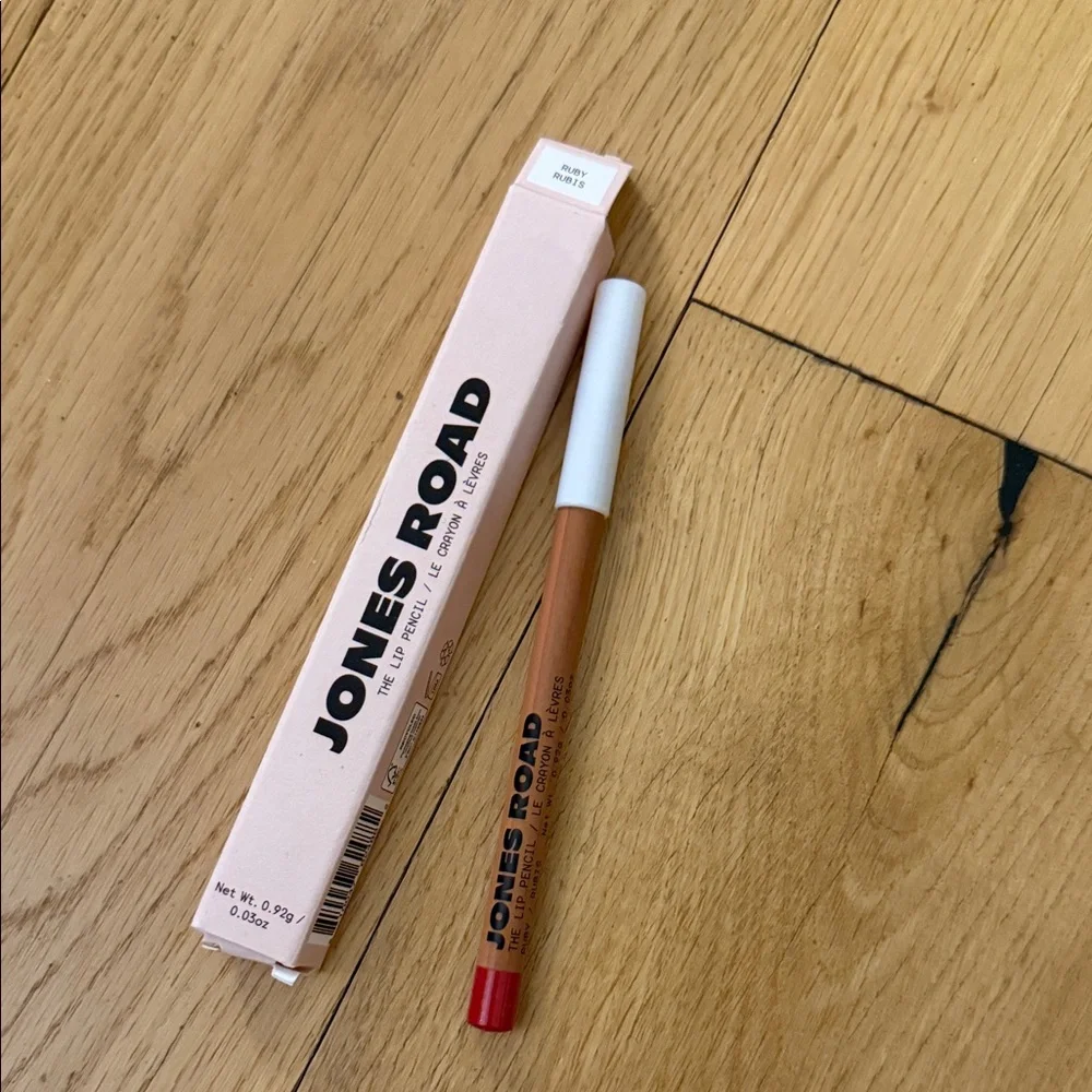 NEW Jones Road The Lip Pencil in Ruby Red